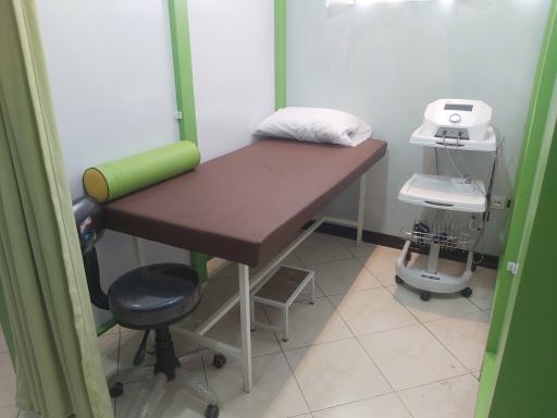 عکس فیزیوتراپی نیکا