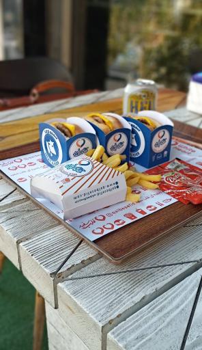 عکس رستوران زنجیره‌ای قلب سفید