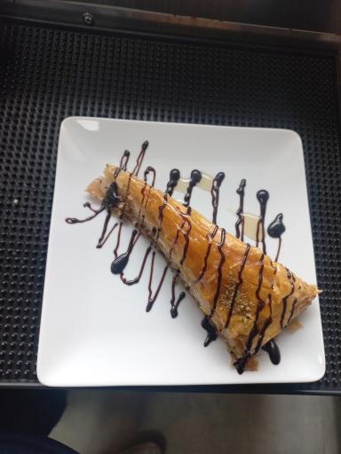 عکس علی شکلات شعبه ۱