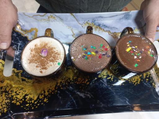 عکس علی شکلات شعبه ۱