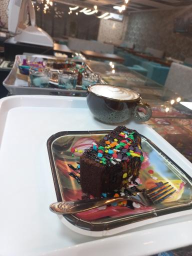 عکس علی شکلات شعبه ۱