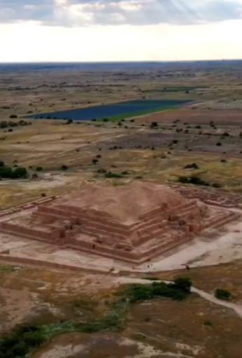 عکس موزه آثار تاریخی چغازنبیل و هفت تپه