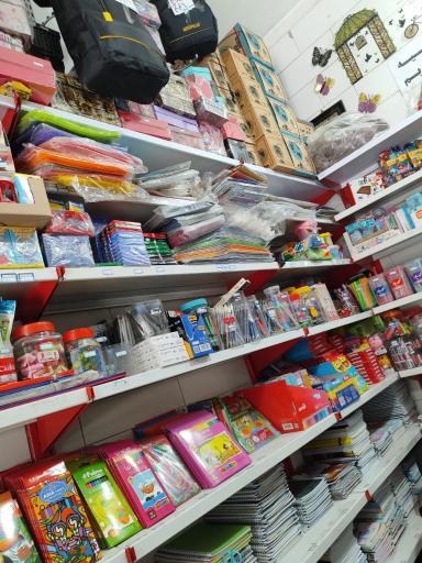 عکس کتاب و نوشت افزار علیرضا