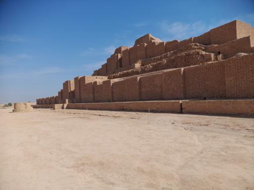 عکس موزه آثار تاریخی چغازنبیل و هفت تپه