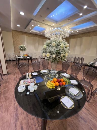 تالار پذیرایی فرش قرمز