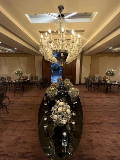 عکس تالار پذیرایی فرش قرمز