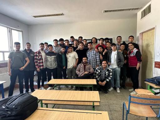 عکس دبیرستان سرداران شهید