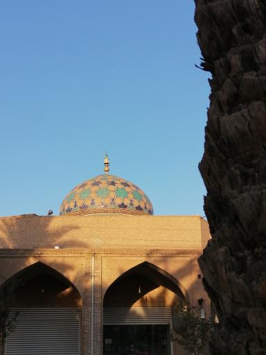 عکس تیمچه(بازار)و امامزاده عبدالله شهربافق