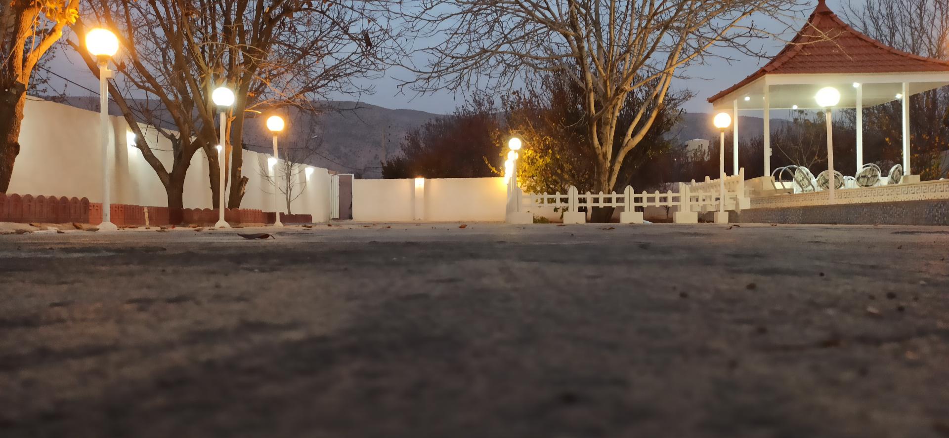 عکس باغ تفریحی تک چنار