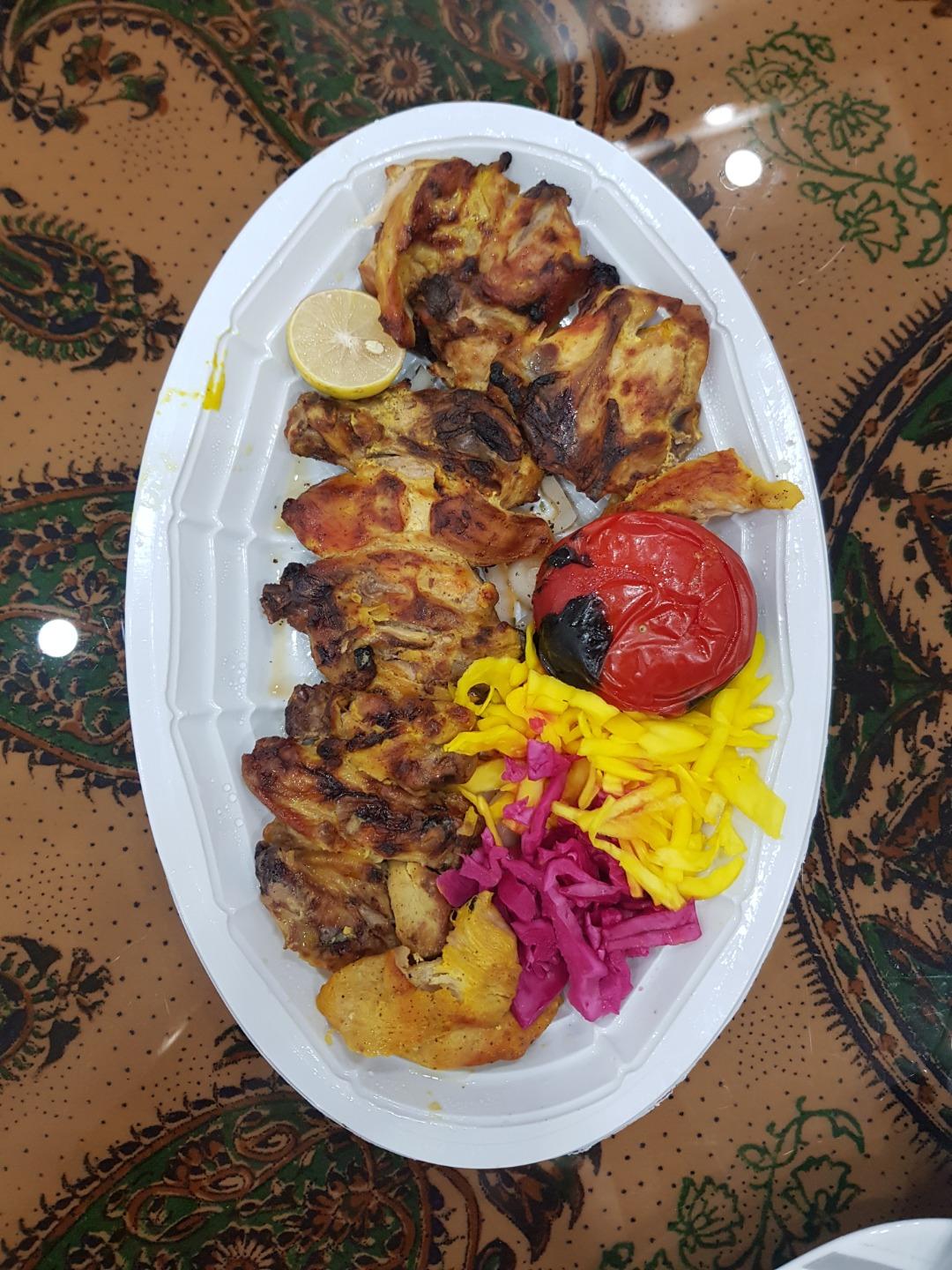 عکس  رستوران و سفره خانه سنتی پدیده