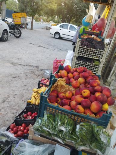 عکس سوپر مارکت و میوه فروشی دایی حسین