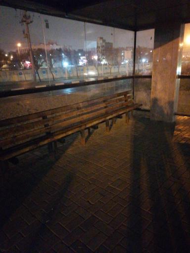 عکس ایستگاه اتوبوس انتهای بلوار مصلی