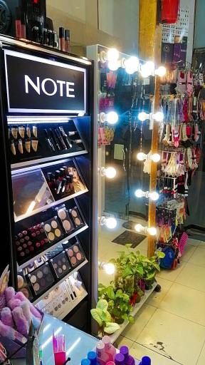 عکس لوازم آرایشی لوتوس