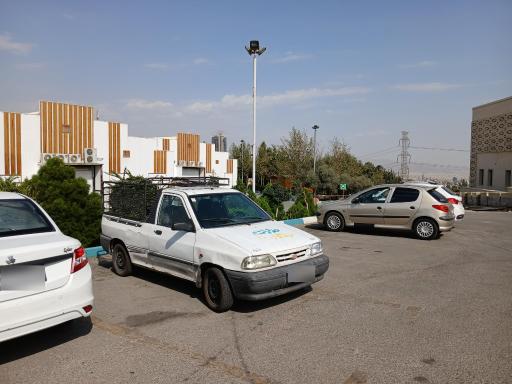 عکس پارکینگ برج میلاد