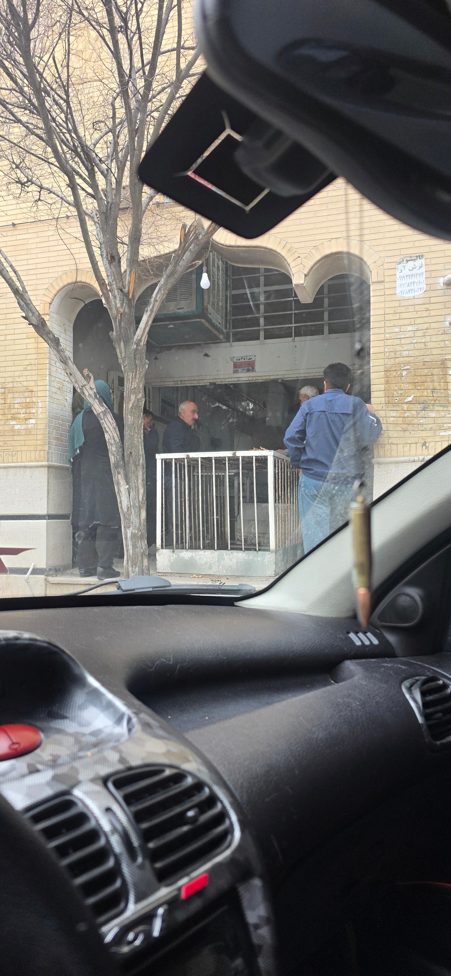 عکس نان سنگک ریگی