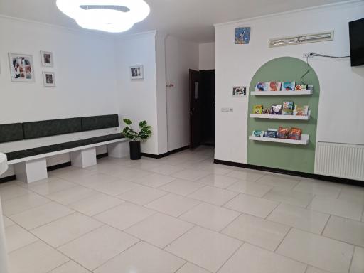 عکس  دکتر مرجان کارگر متخصص اطفال