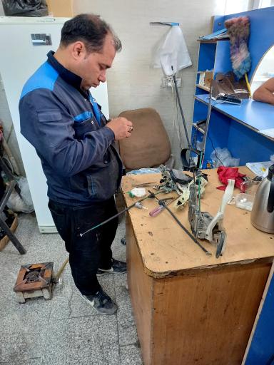 عکس تعمیرگاه شیشه بالابر عظیمی