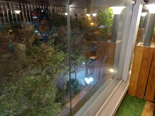 عکس کافه فست فود کیندر