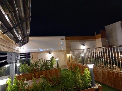 عکس کافه فست فود کیندر