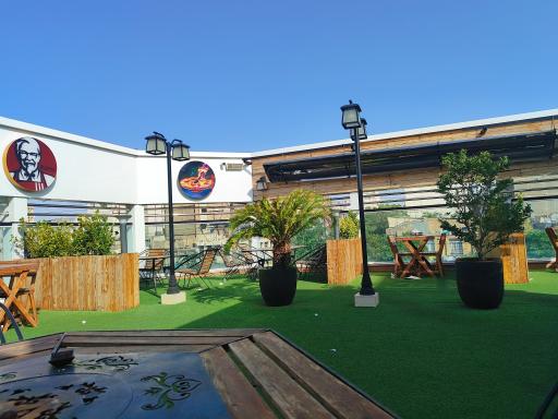 عکس کافه فست فود کیندر