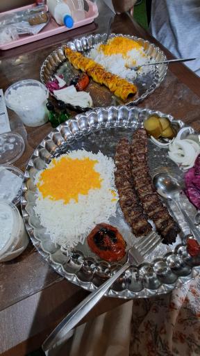 عکس رستوران ننه آغا