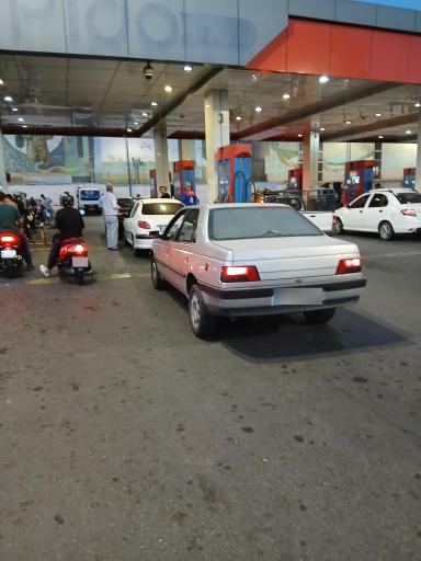 عکس پمپ بنزین (بنزین و گازوئیل)