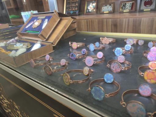 عکس فروشگاه عرضه متبرکات آستان قدس