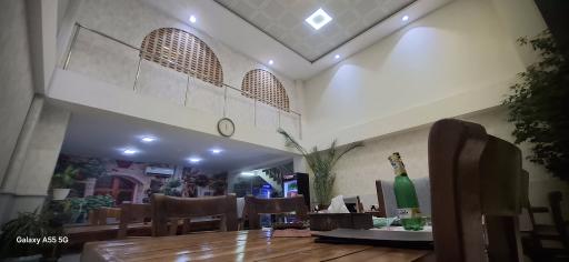 عکس رستوران پارسیان