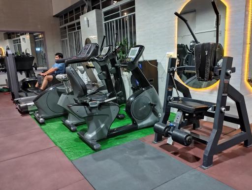 عکس باشگاه بدن سازی آرارات