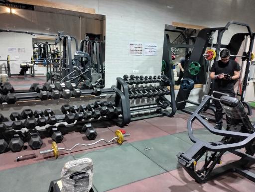 عکس باشگاه بدن سازی آرارات