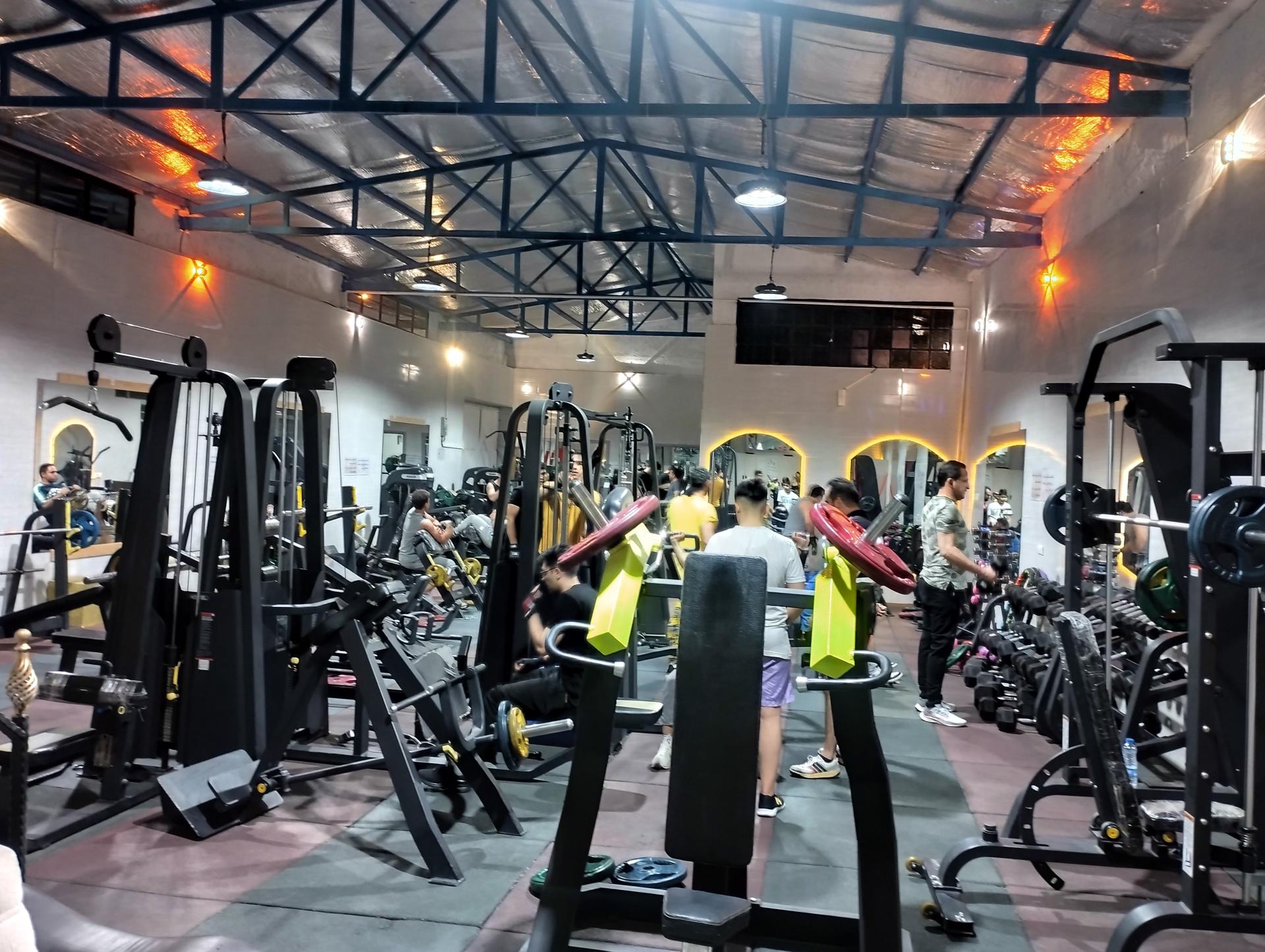 عکس باشگاه بدن سازی آرارات