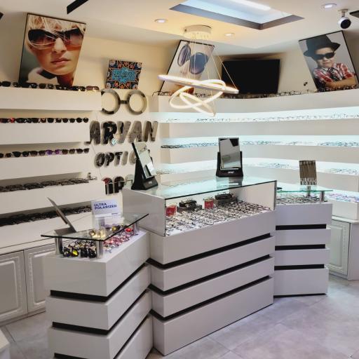 عکس اپتومتریست سعید عباس آبادی