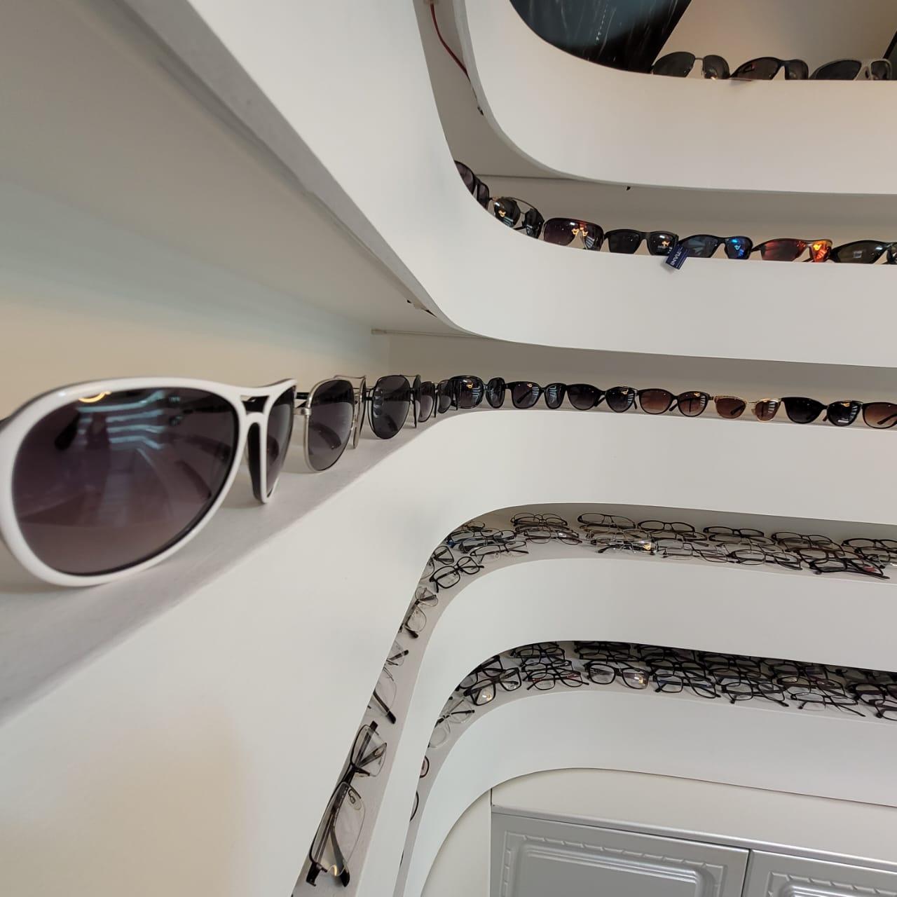 عکس اپتومتریست سعید عباس آبادی