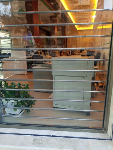 عکس بانک تجارت (دکتر فاطمی بیمه ایران)