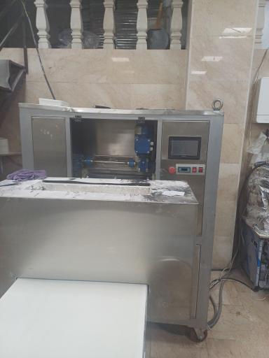 عکس کارگاه تولید باقلوا گونش