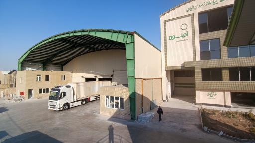 عکس کارخانه آملون ظروف گیاهی یکبار مصرف