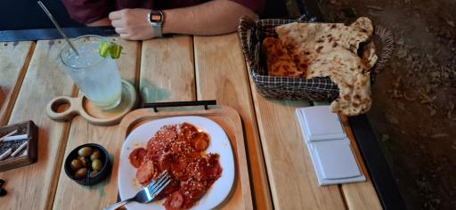 عکس کافه هیچ