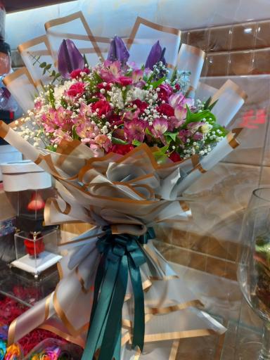 عکس گل فروشی گلزار طلا