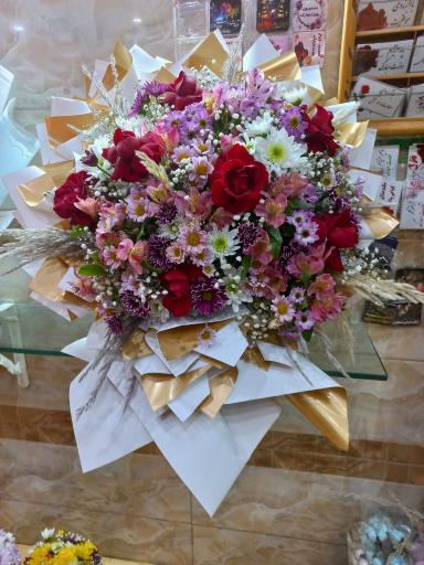 عکس گل فروشی گلزار طلا