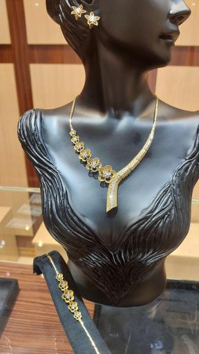 عکس گالری طلا و جواهرات زرنار