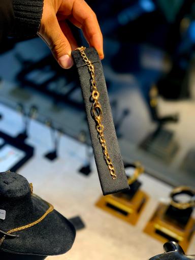 عکس گالری طلا و جواهرات زرنار