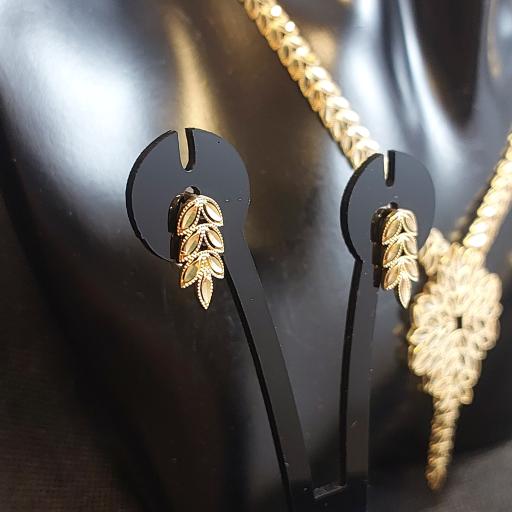 عکس گالری طلا و جواهرات زرنار