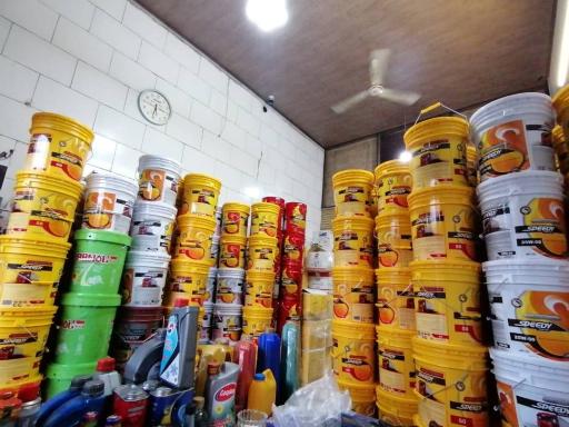 عکس فروشگاه روغن موتور سورن