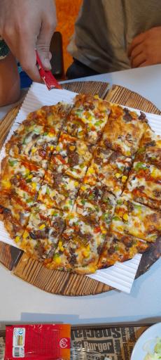 عکس پیتزا کباب ترکی اوین