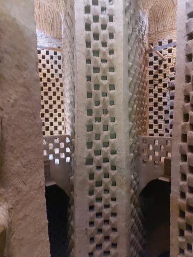 عکس برج کبوترخانه دستگرد