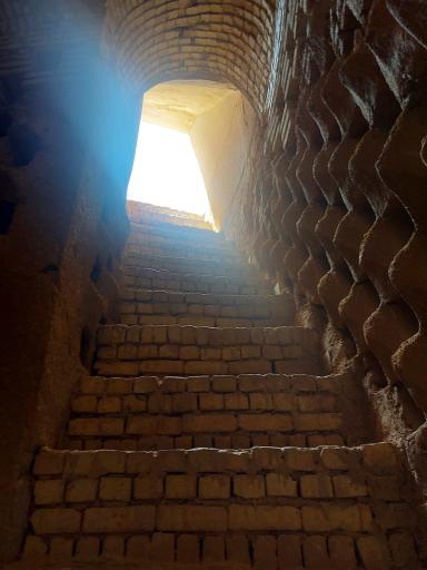 عکس برج کبوترخانه دستگرد