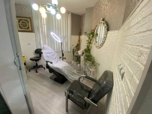 عکس کلینیک پوست‌، مو و لیزر نیک رویان