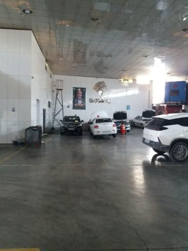 عکس نمایندگی ایران خودرو سرافراز (کد 1204)