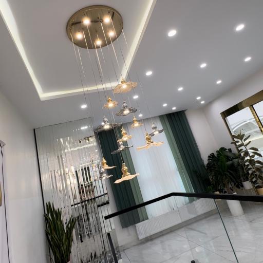 عکس سالن زیبایی عروسان چهره آذین