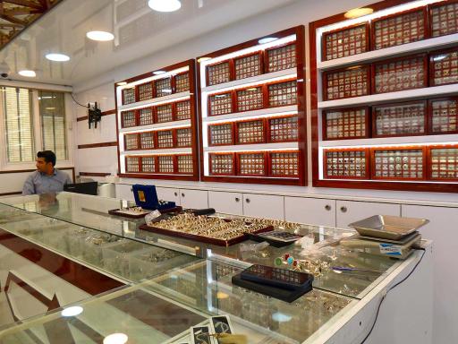 عکس فروشگاه تسبیح و انگشتر فیروزی